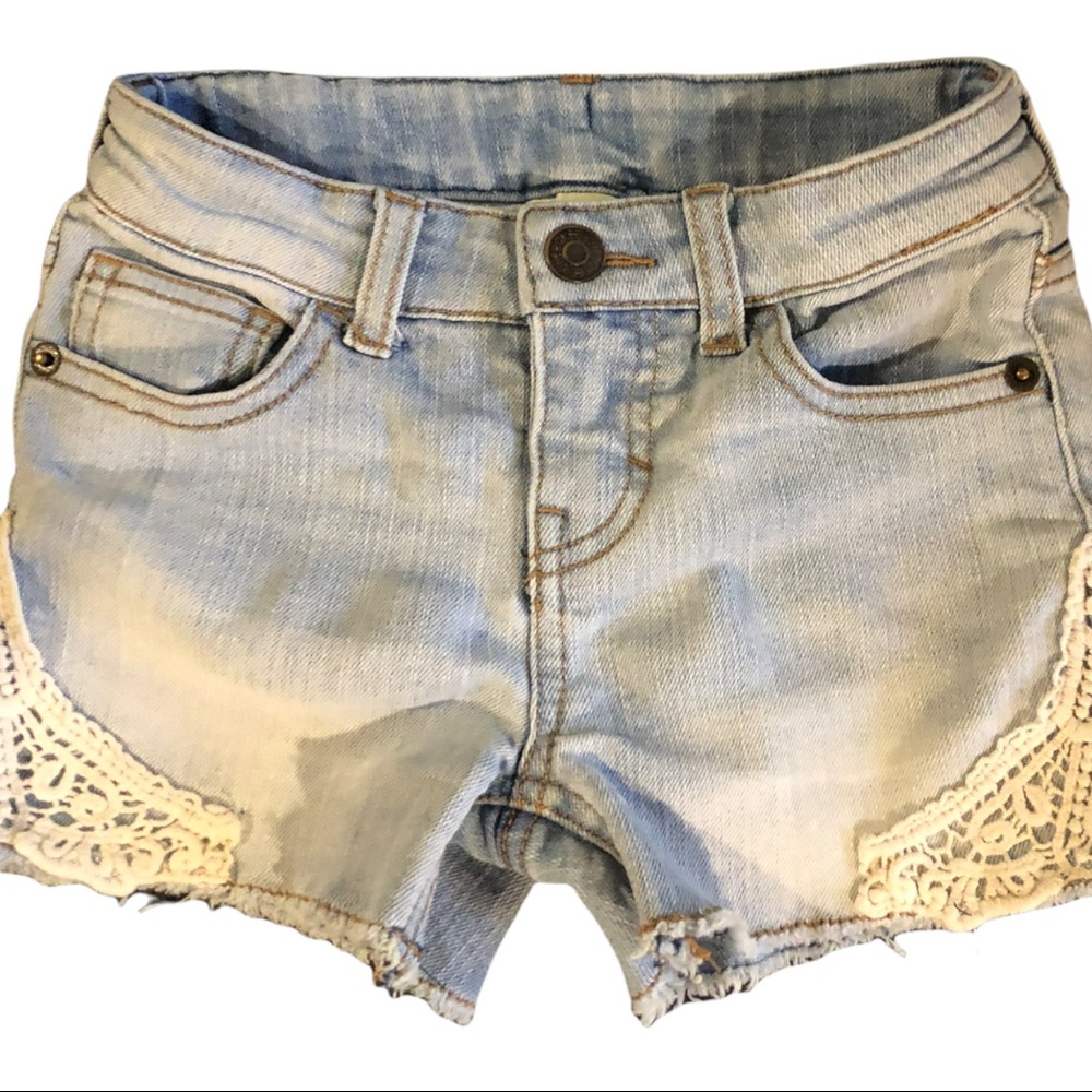Cherokee light denim with lace shorts